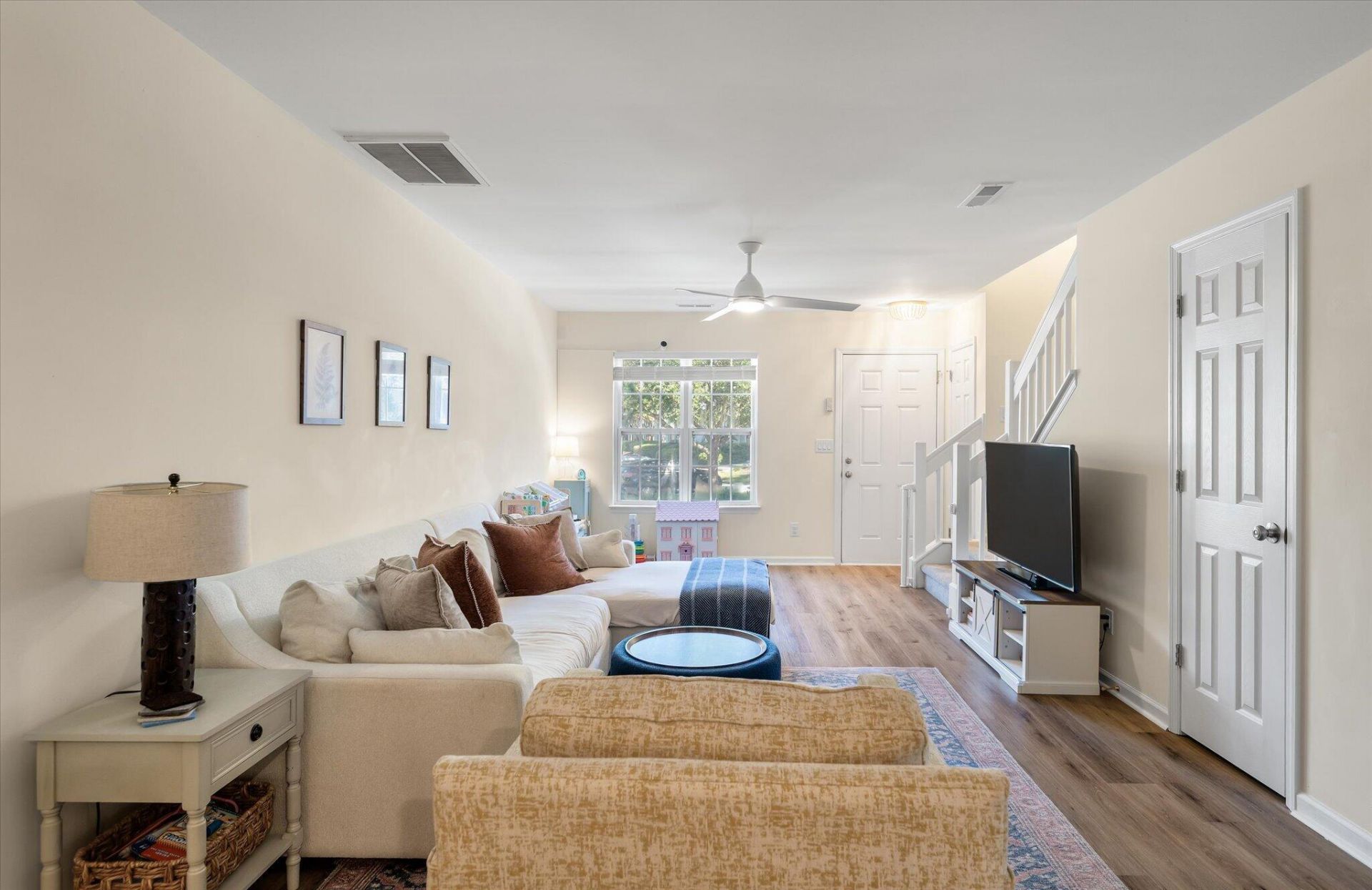 369 Kelsey Boulevard Photo 5