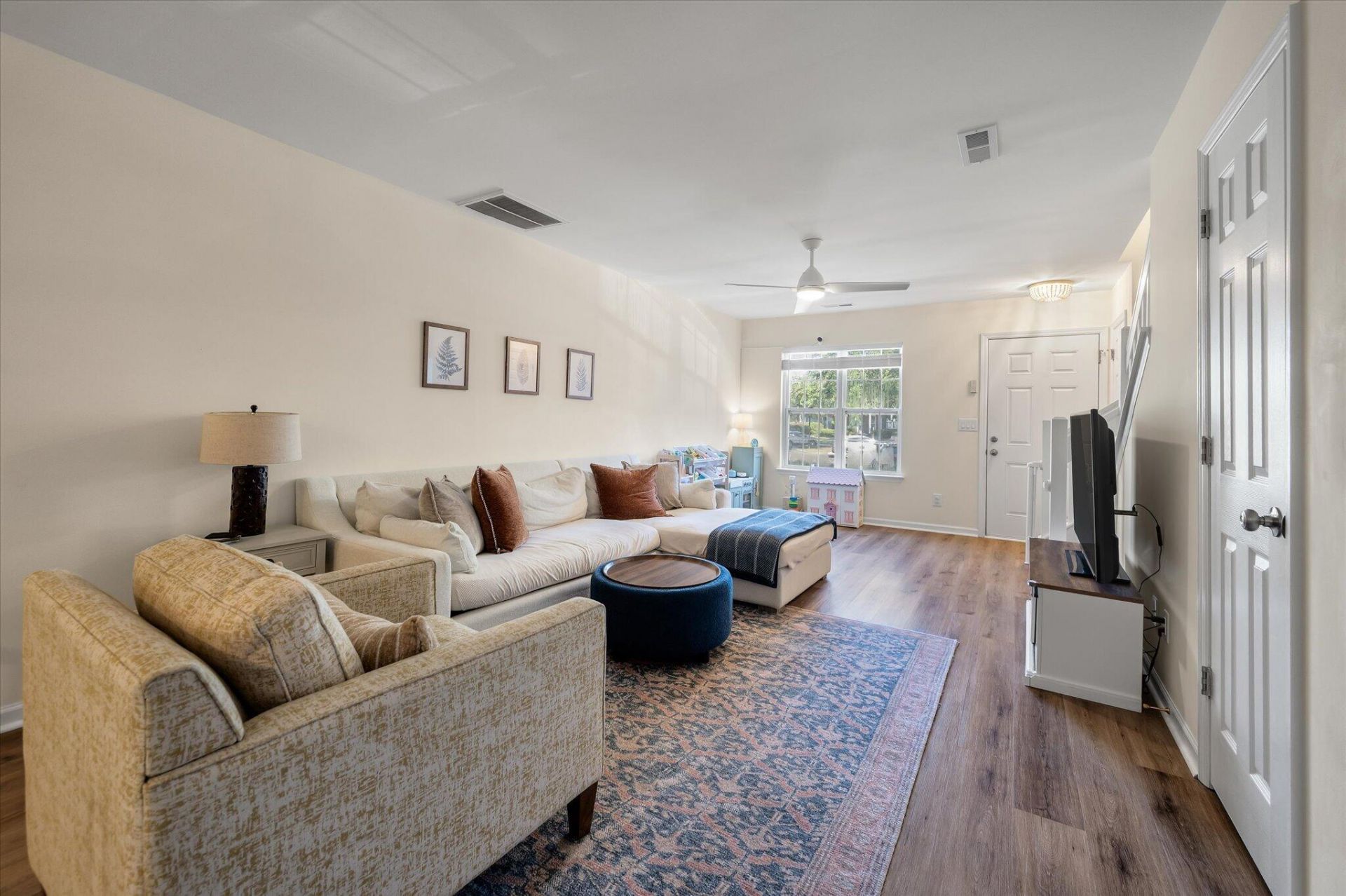 369 Kelsey Boulevard Photo 6