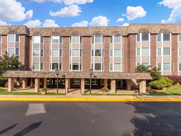 400 Ascot Drive, Unit 3E, Park Ridge, IL 60068