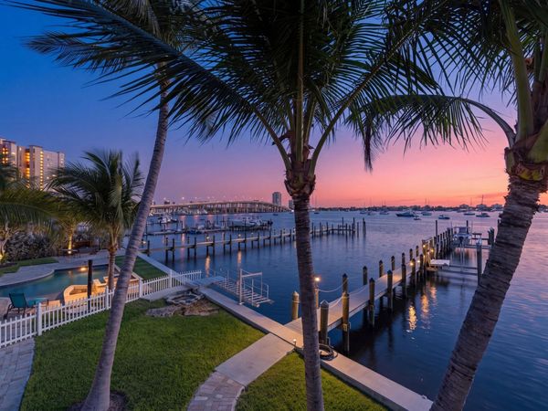 256 E 22nd Court, Riviera Beach, FL 33404