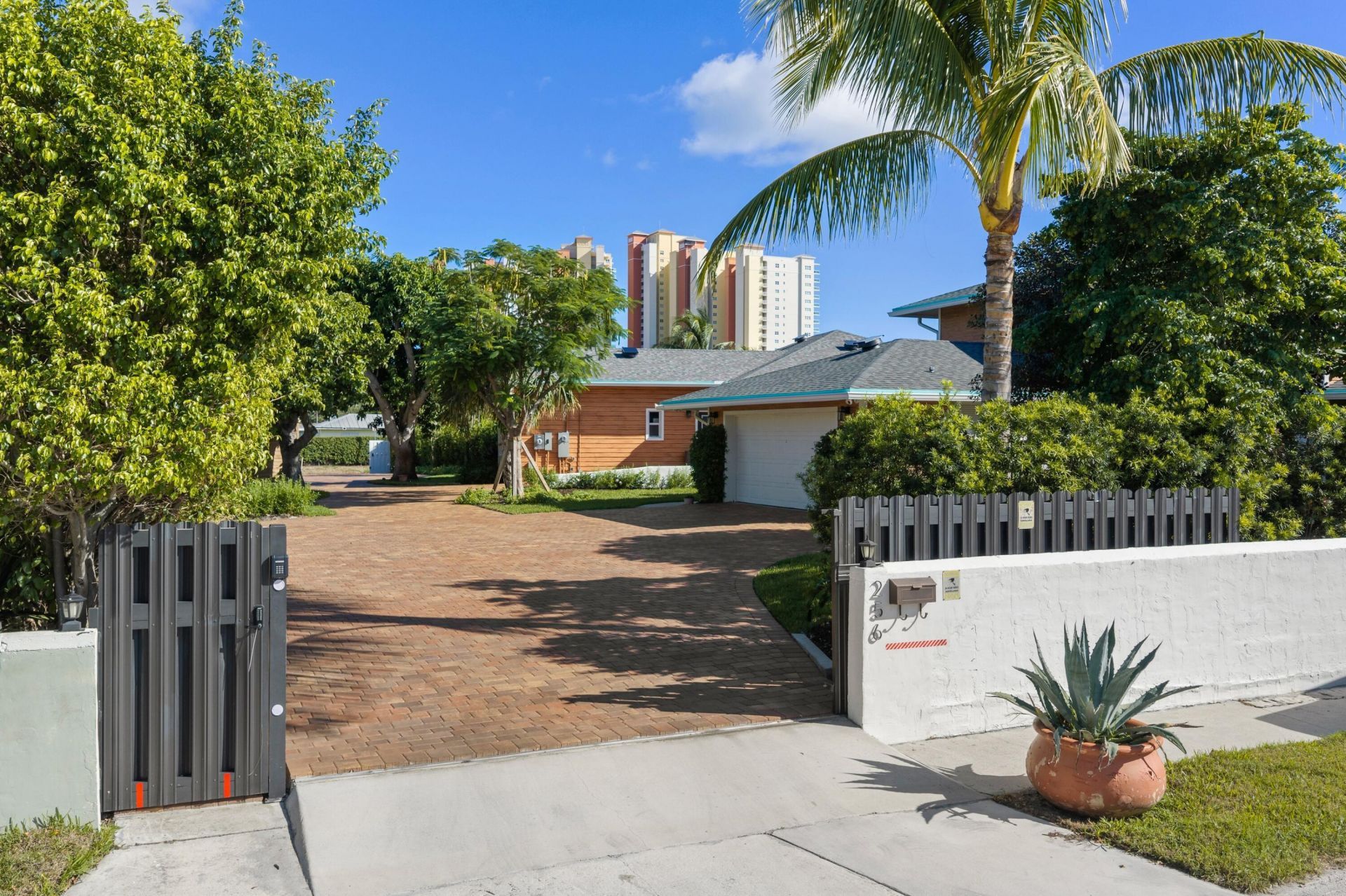 256 E 22nd Court, Riviera Beach, FL 33404 Photo
