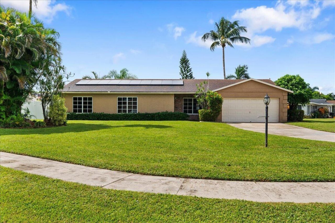 8059 Rose Marie Avenue E, Boynton Beach, FL 33472 Photo