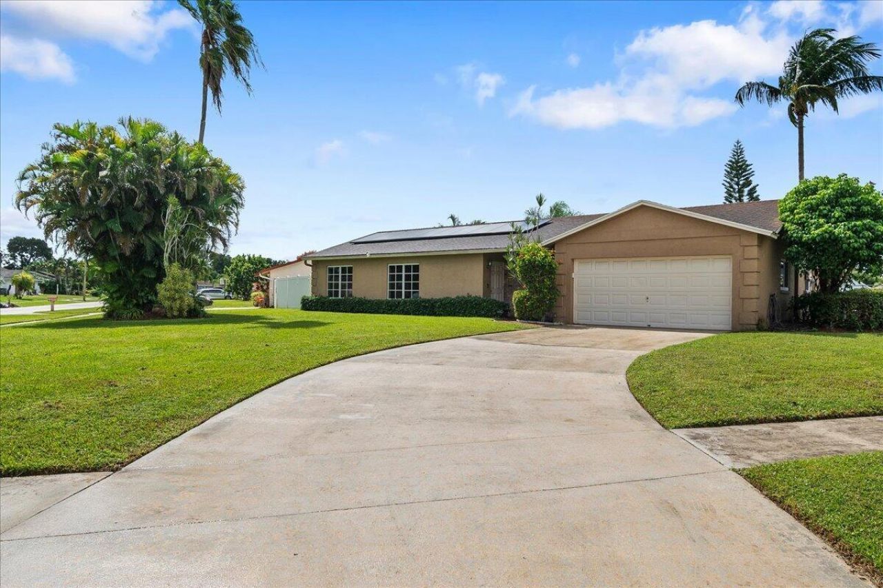 8059 Rose Marie Avenue E, Boynton Beach, FL 33472 Photo