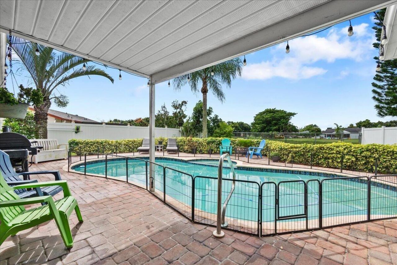 8059 Rose Marie Avenue E, Boynton Beach, FL 33472 Photo