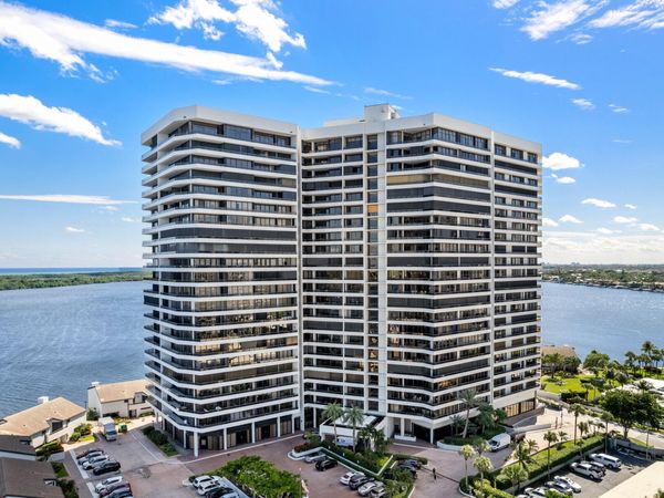 100 LAKESHORE Drive, Unit 454, North Palm Beach, FL 33408
