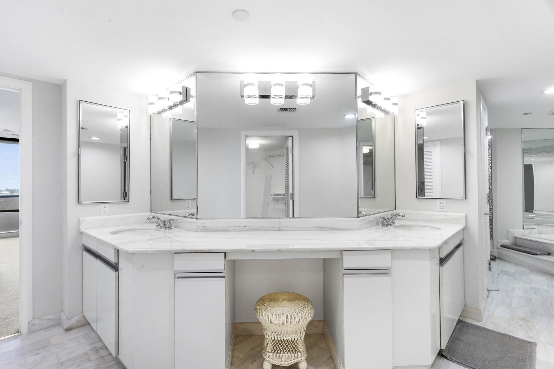 100 Lakeshore Drive, Unit 454, North Palm Beach, FL 33408 Photo