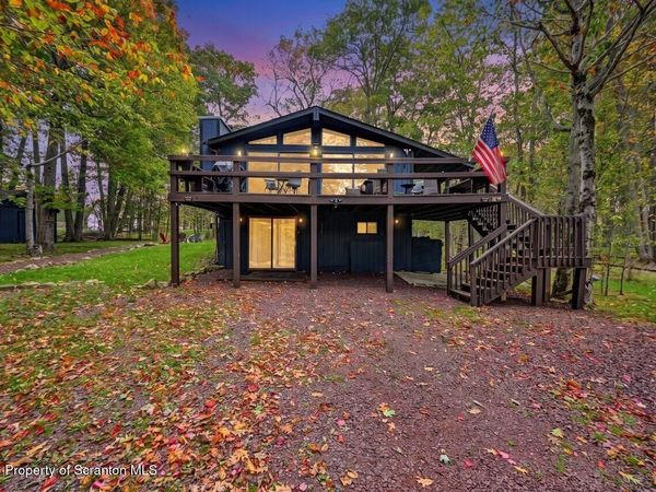 108 Black Bear Lane , Tobyhanna, PA 18466