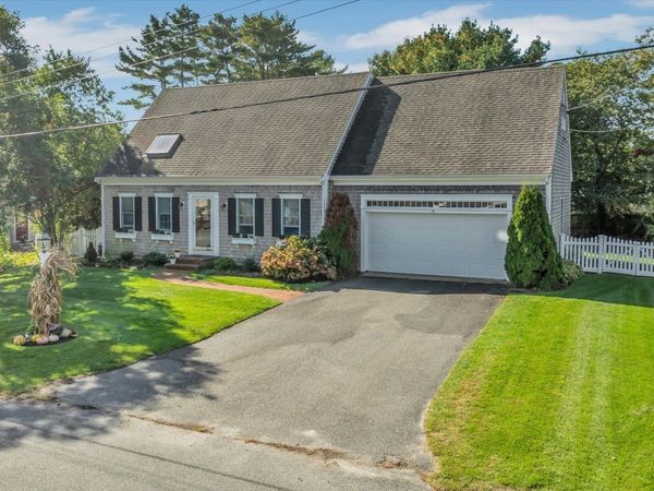 13 Nightingale Dr, Yarmouth, MA 02664