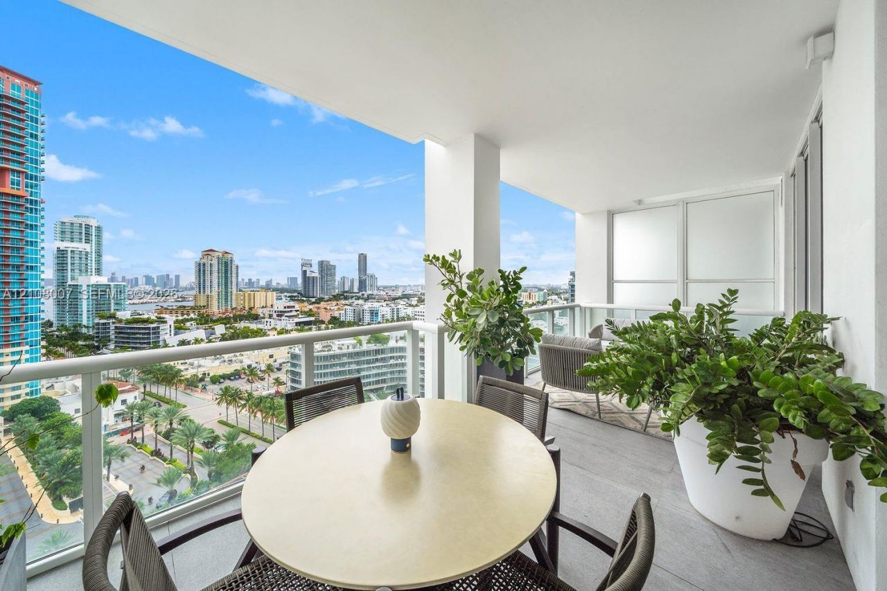 50 S Pointe Dr , Unit 1805, Miami Beach, FL 33139 Photo