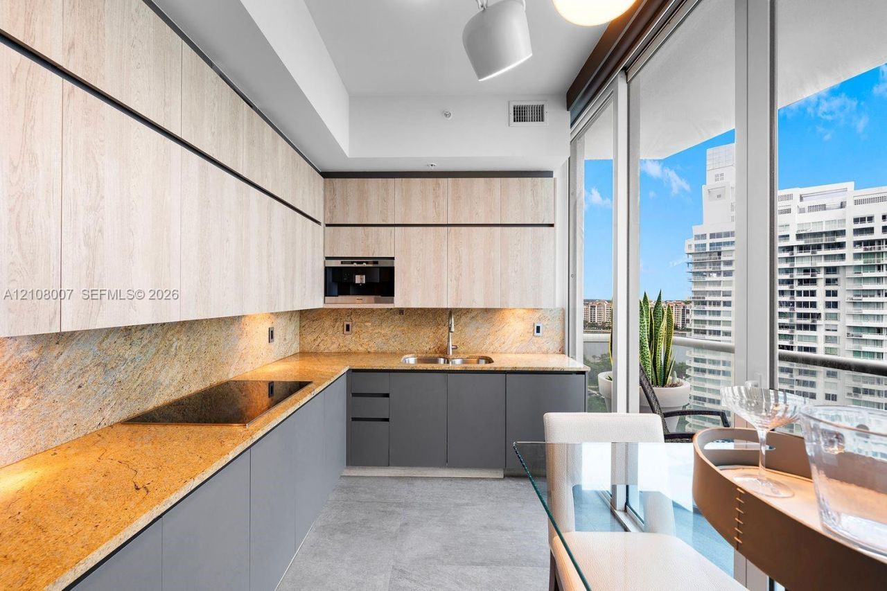 50 S Pointe Dr , Unit 1805, Miami Beach, FL 33139 Photo