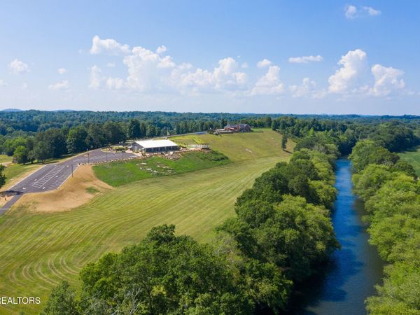 1020 Thomas Rd, Benton, TN 37307