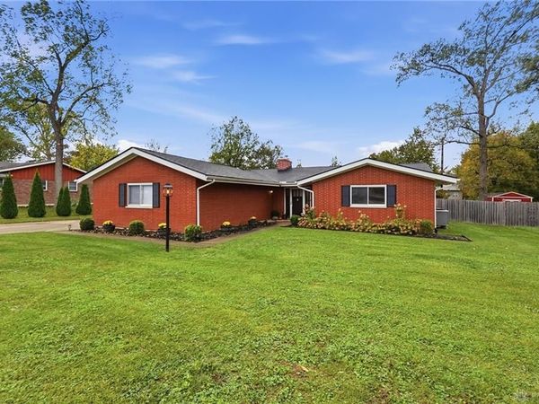 2369 Pine Knott Drive, Beavercreek, OH 45431