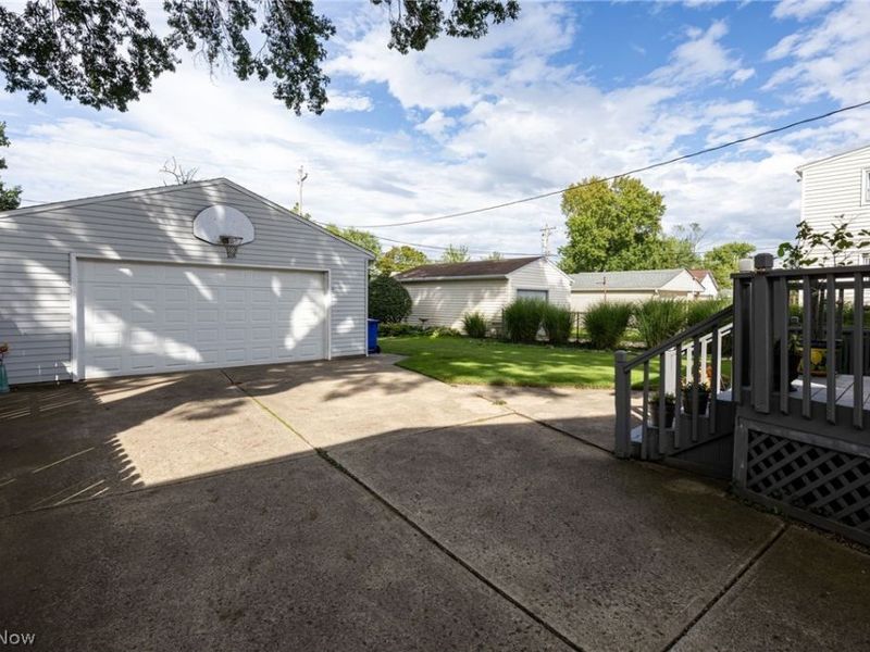 17200 Elsienna Avenue, Cleveland, OH 44135 Photo 5
