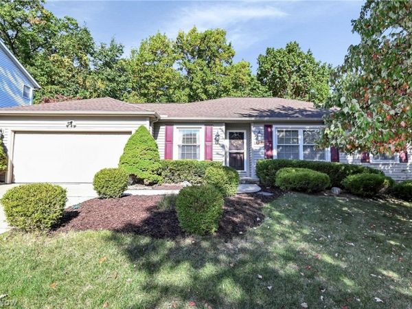 3240 Forest Overlook Drive , Seven Hills, OH 44131