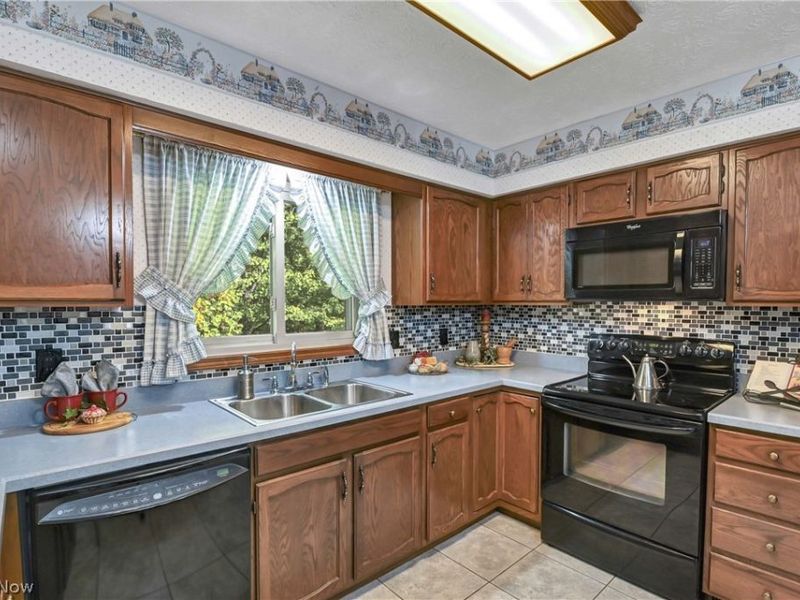 3240 Forest Overlook Drive, Seven Hills, OH 44131 Photo 10