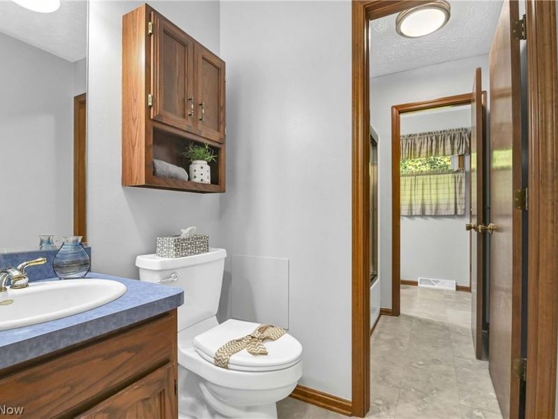 3240 Forest Overlook Drive, Seven Hills, OH 44131 Photo 18