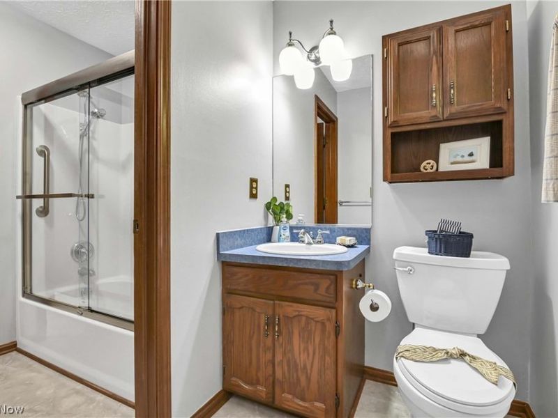 3240 Forest Overlook Drive, Seven Hills, OH 44131 Photo 19