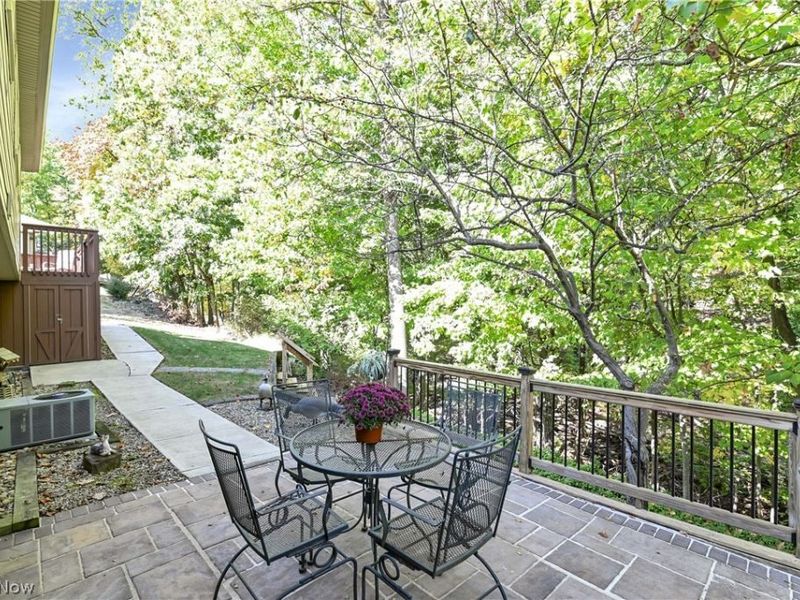 3240 Forest Overlook Drive, Seven Hills, OH 44131 Photo 26