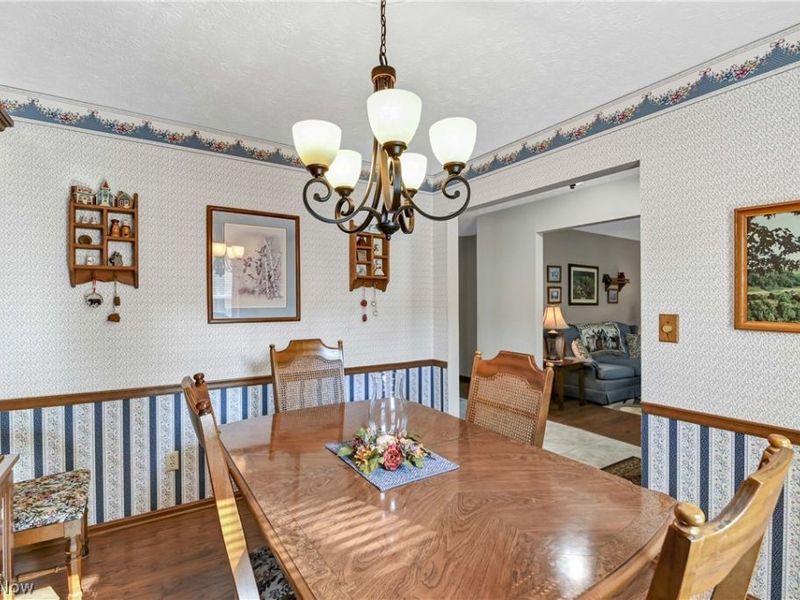 3240 Forest Overlook Drive, Seven Hills, OH 44131 Photo 4