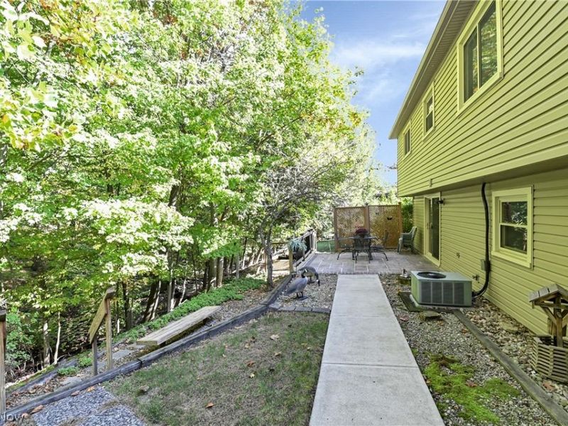 3240 Forest Overlook Drive, Seven Hills, OH 44131 Photo 41