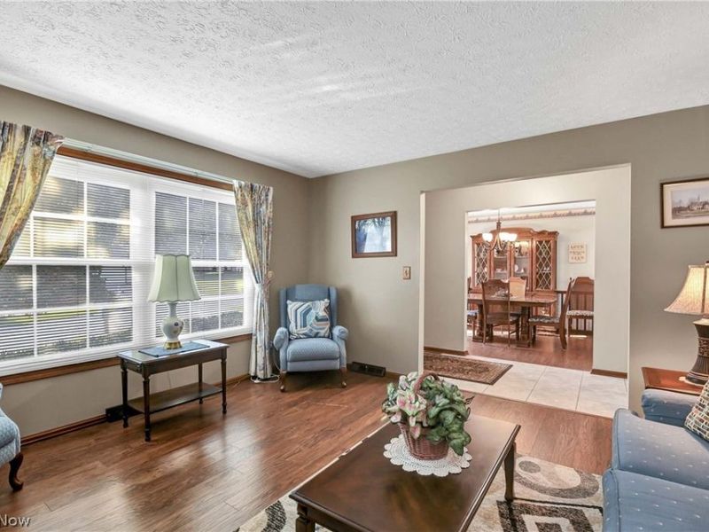 3240 Forest Overlook Drive, Seven Hills, OH 44131 Photo 5