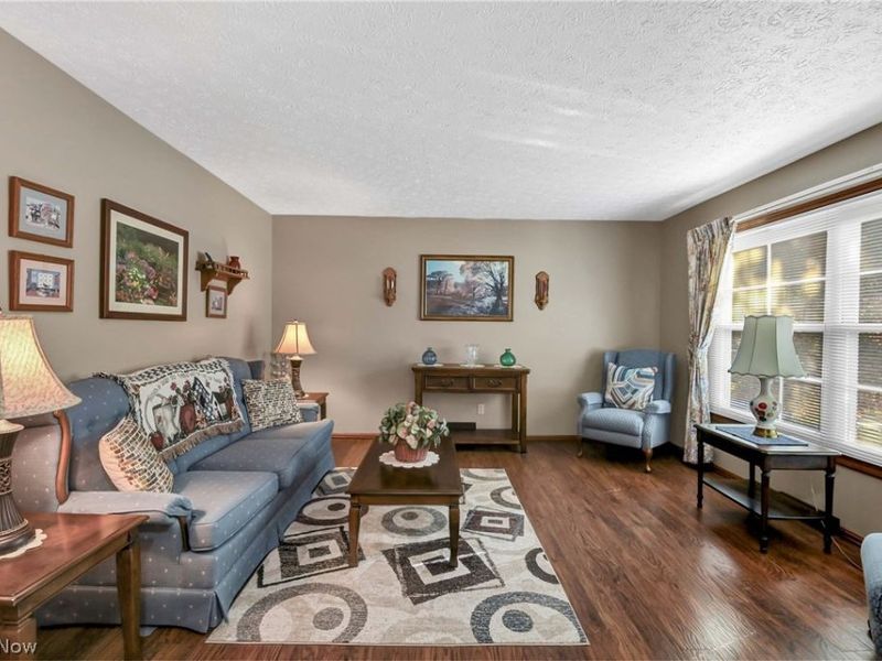 3240 Forest Overlook Drive, Seven Hills, OH 44131 Photo 6