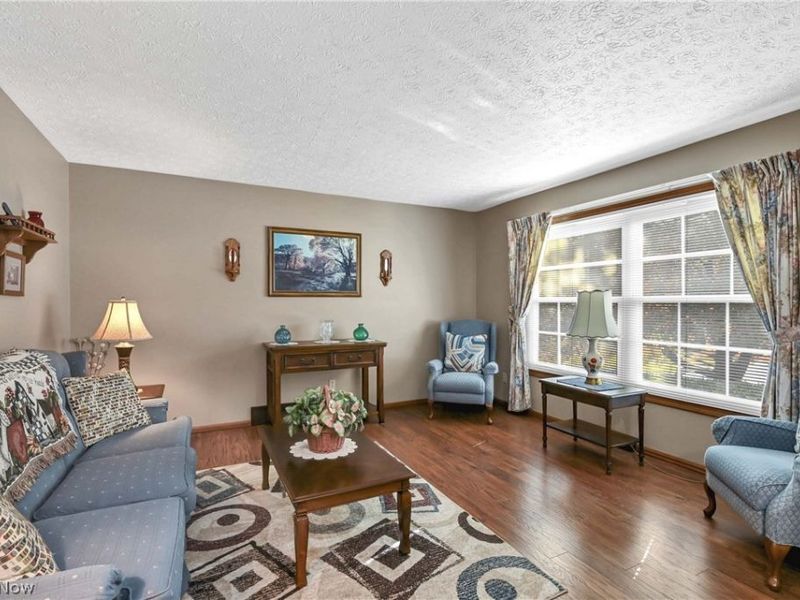 3240 Forest Overlook Drive, Seven Hills, OH 44131 Photo 7