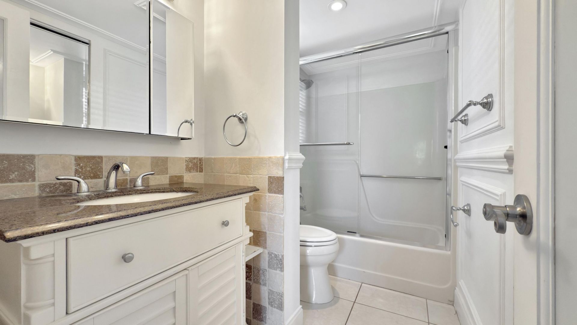21909 Lake Forest Circle, Unit 206, Boca Raton, FL 33433 Photo