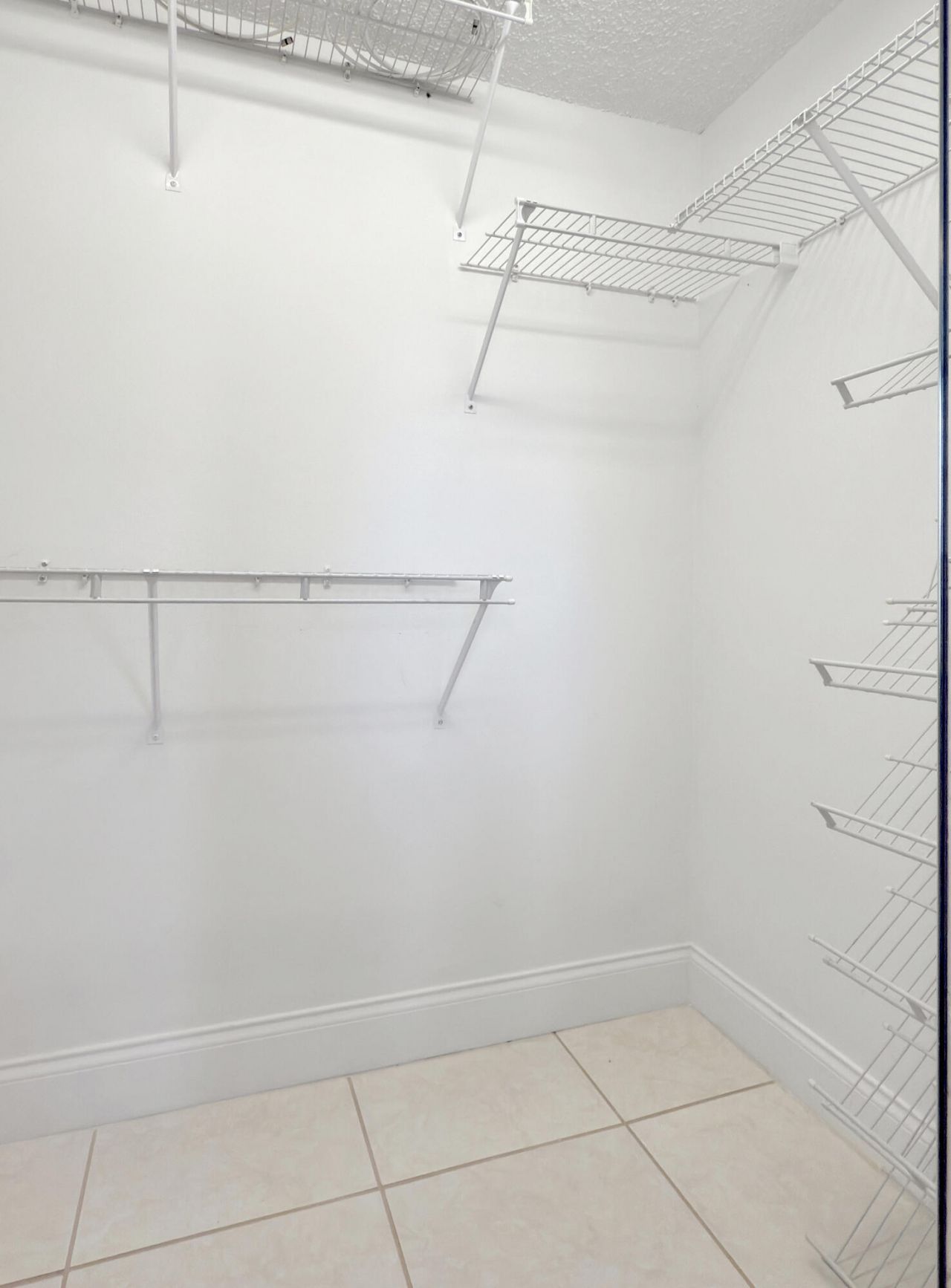 21909 Lake Forest Circle, Unit 206, Boca Raton, FL 33433 Photo