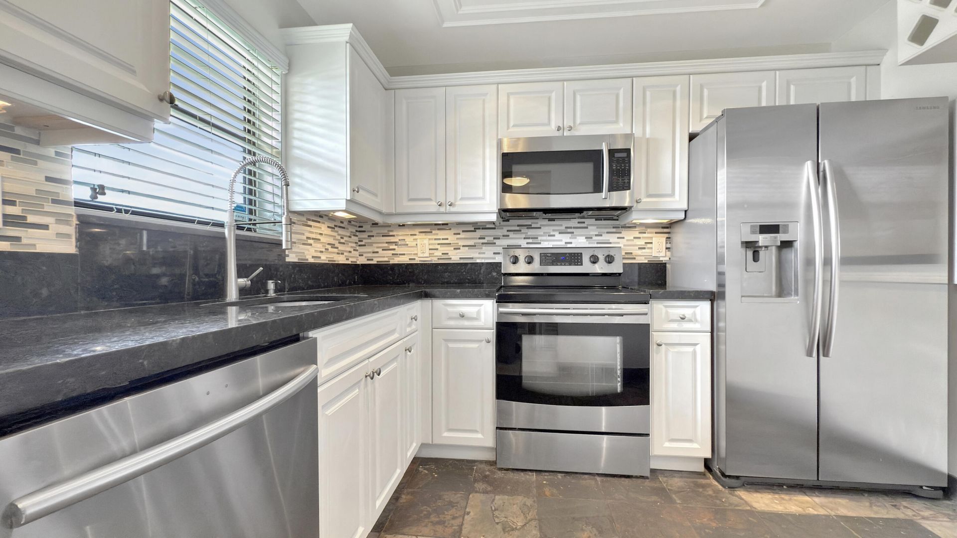 21909 Lake Forest Circle, Unit 206, Boca Raton, FL 33433 Photo