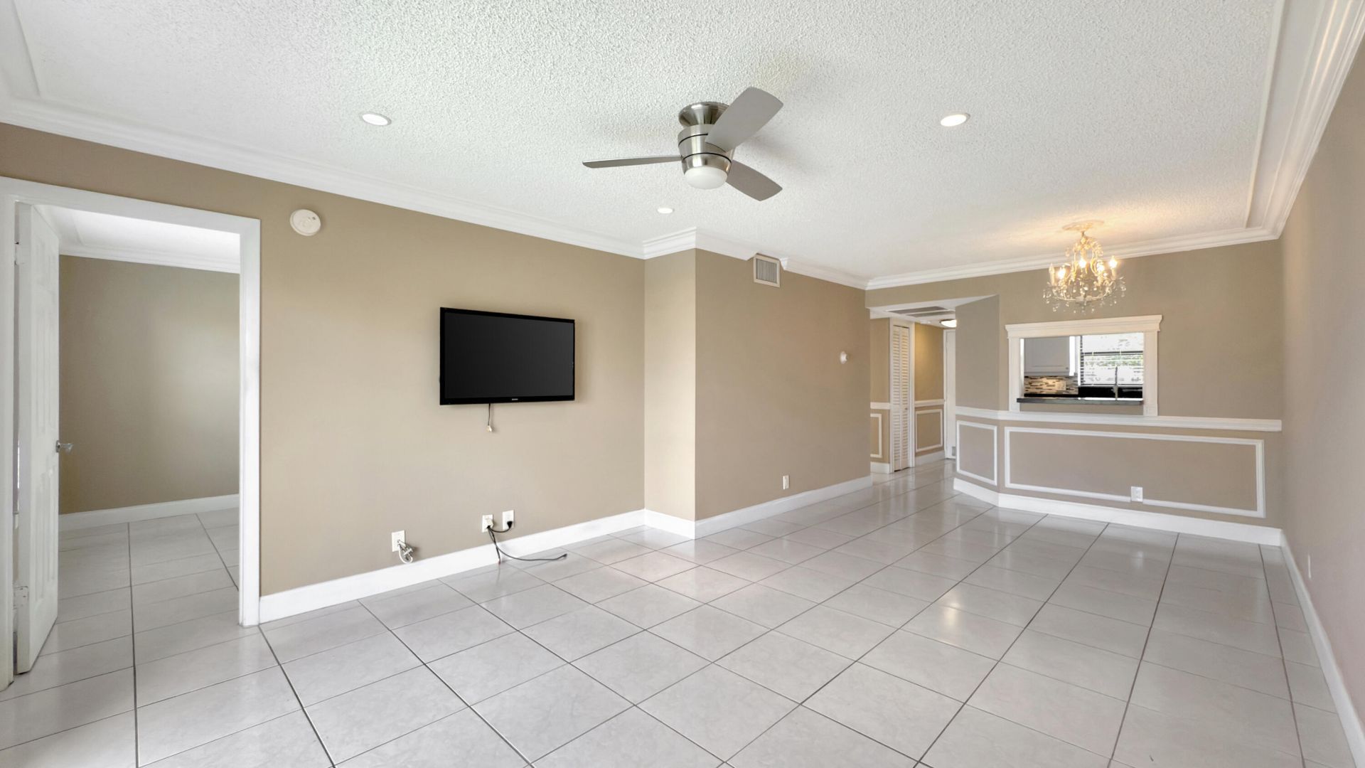 21909 Lake Forest Circle, Unit 206, Boca Raton, FL 33433 Photo