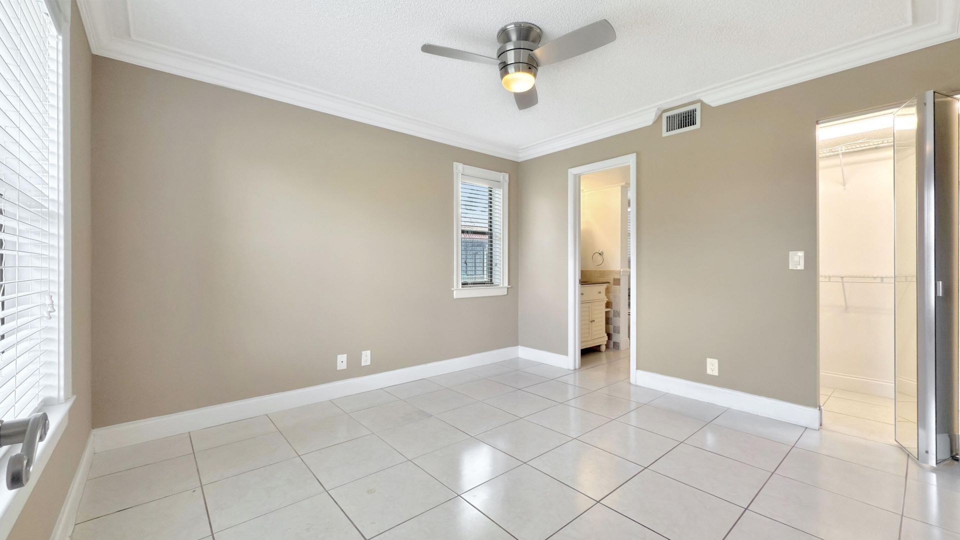 21909 Lake Forest Circle, Unit 206, Boca Raton, FL 33433 Photo