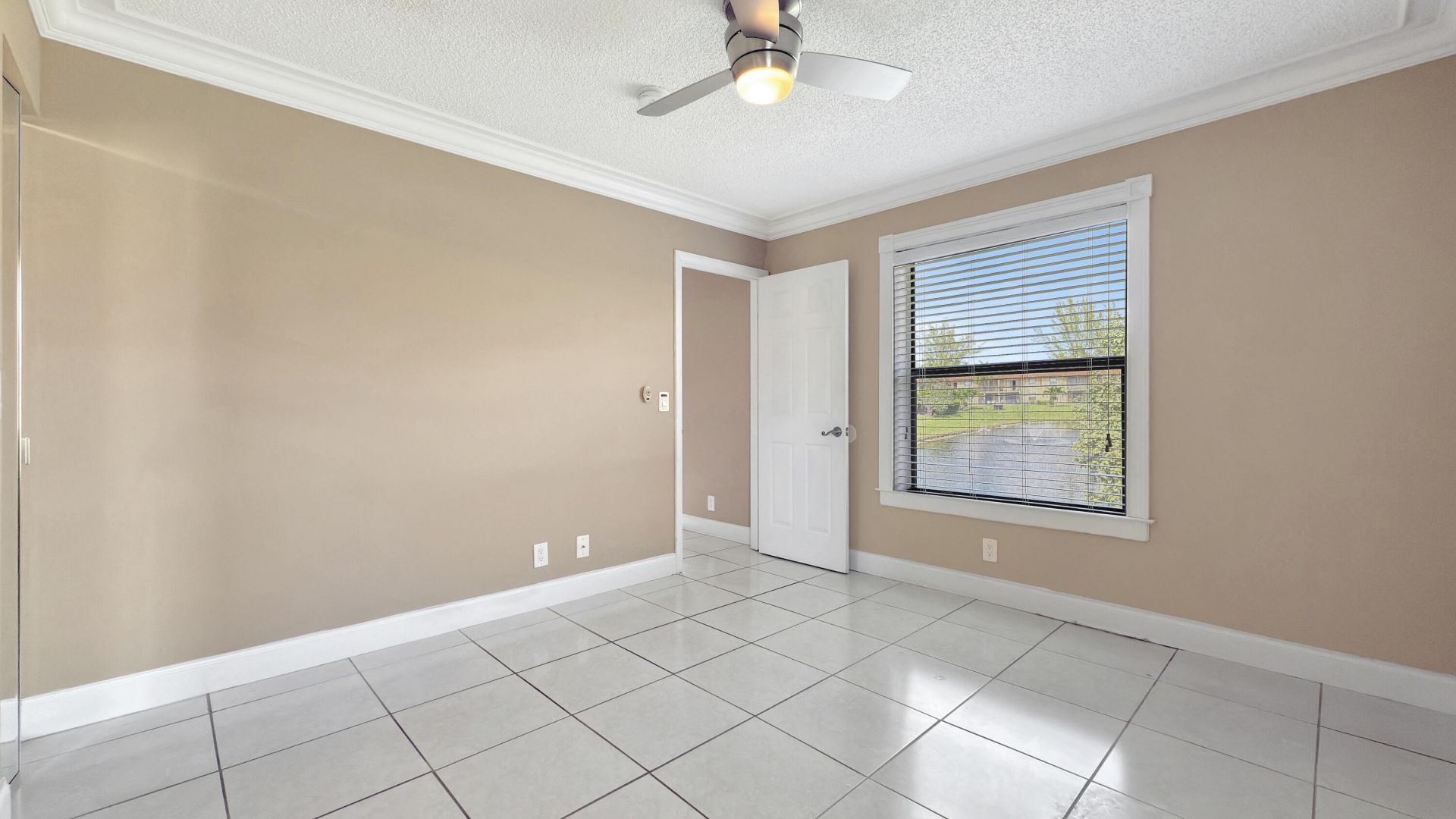 21909 Lake Forest Circle, Unit 206, Boca Raton, FL 33433 Photo