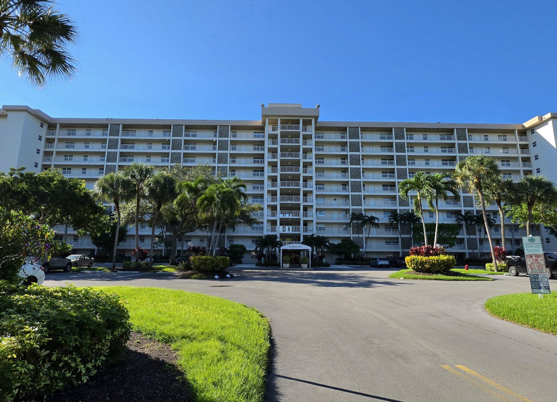 3510 Oaks Way, Unit 807, Pompano Beach, FL 33069 Photo