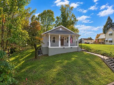 288 Broadway Street, Irvine, KY 40336