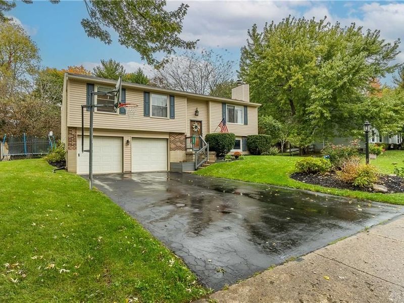 1551 Lynlee Drive, Bellbrook, OH 45305 Photo 2