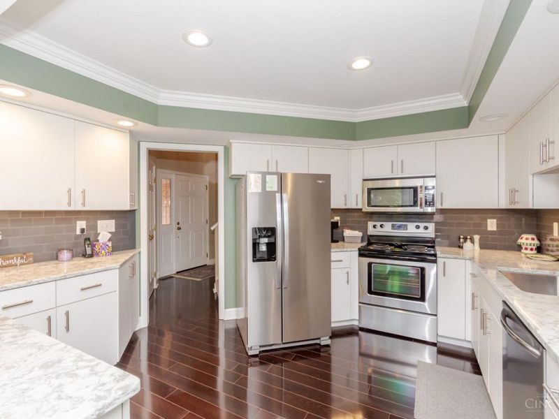 683 Renolda Woods Court, Kettering, OH 45429 Photo 12