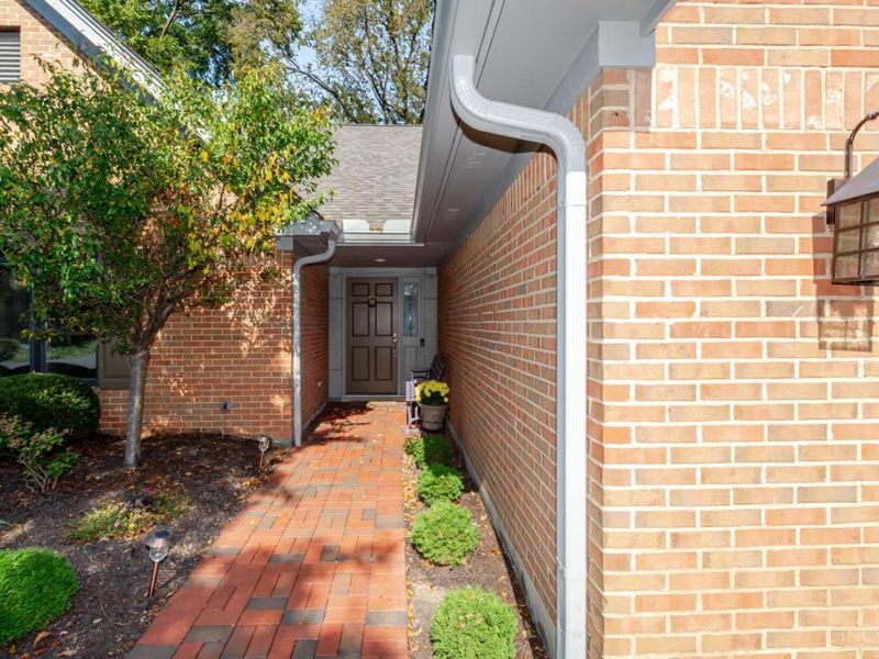 683 Renolda Woods Court, Kettering, OH 45429 Photo 2