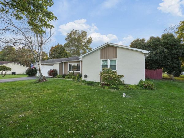 1161 Gender Rd, Canal Winchester, OH 43110