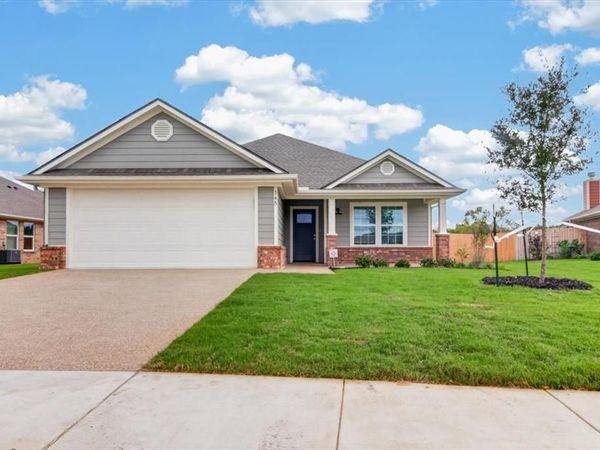 745 Heston Circle, Robinson, TX 76706