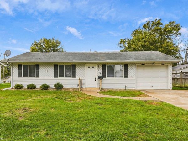 803 S Adams Place, Mount Pleasant, IA 52641