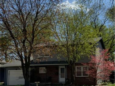 4875 Oaks Lane, Omaha, NE 68137