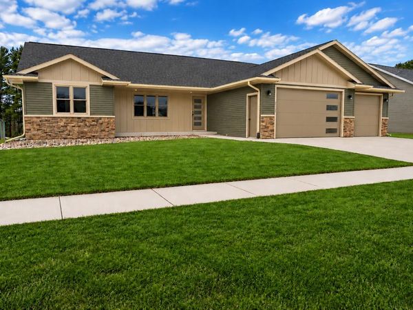 1837 Golden Gate Way, Holmen, WI 54636