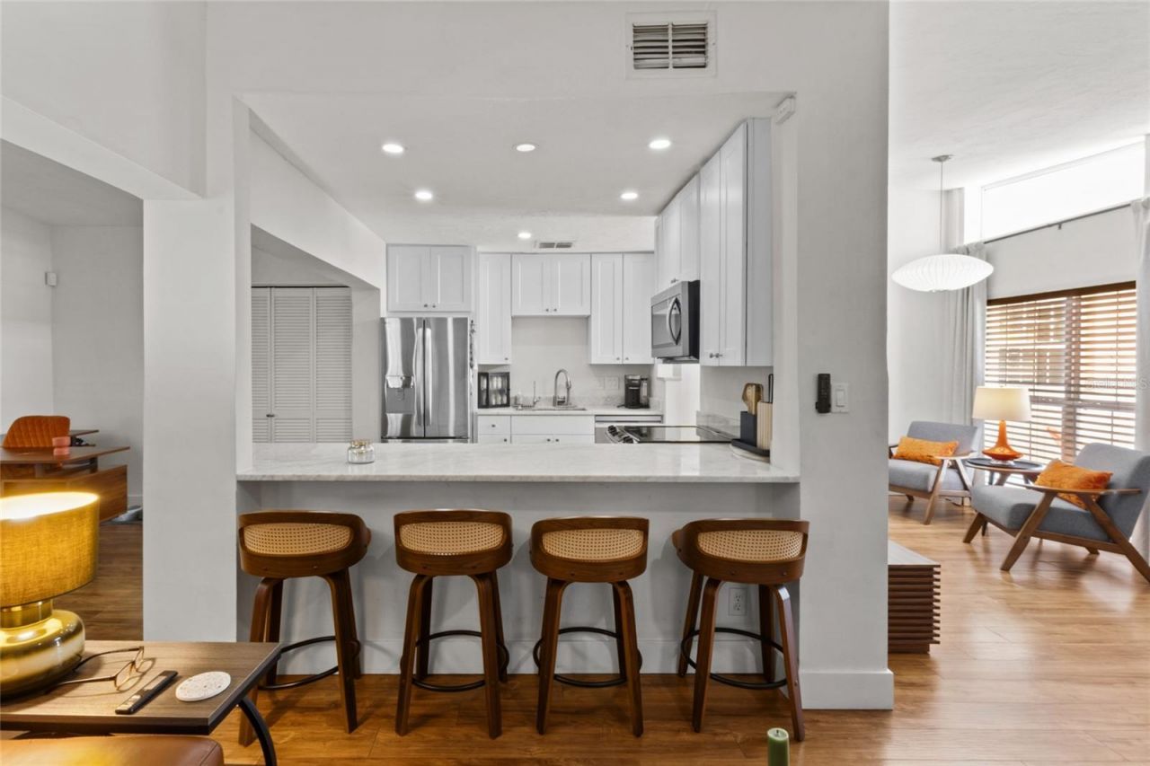2857 Wood Street , Sarasota, FL 34237 Photo