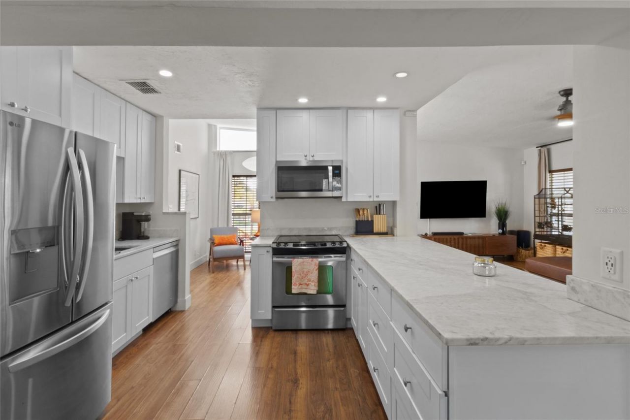 2857 Wood Street , Sarasota, FL 34237 Photo