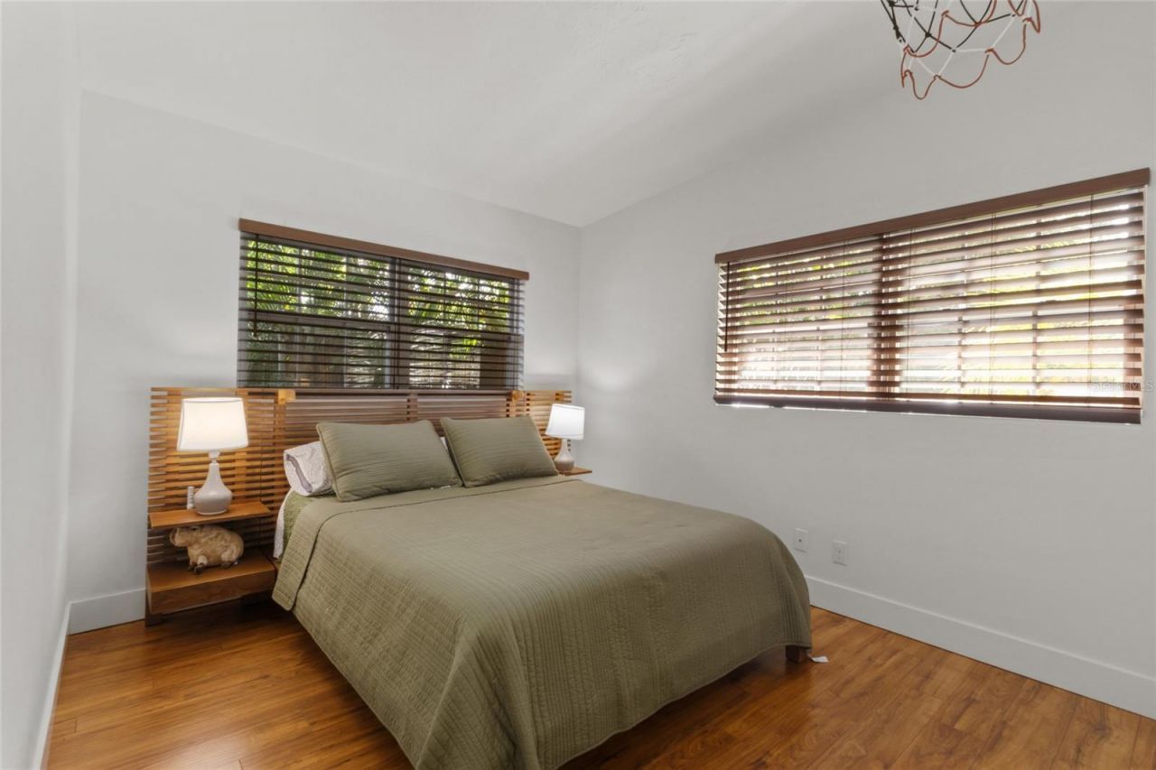 2857 Wood Street , Sarasota, FL 34237 Photo