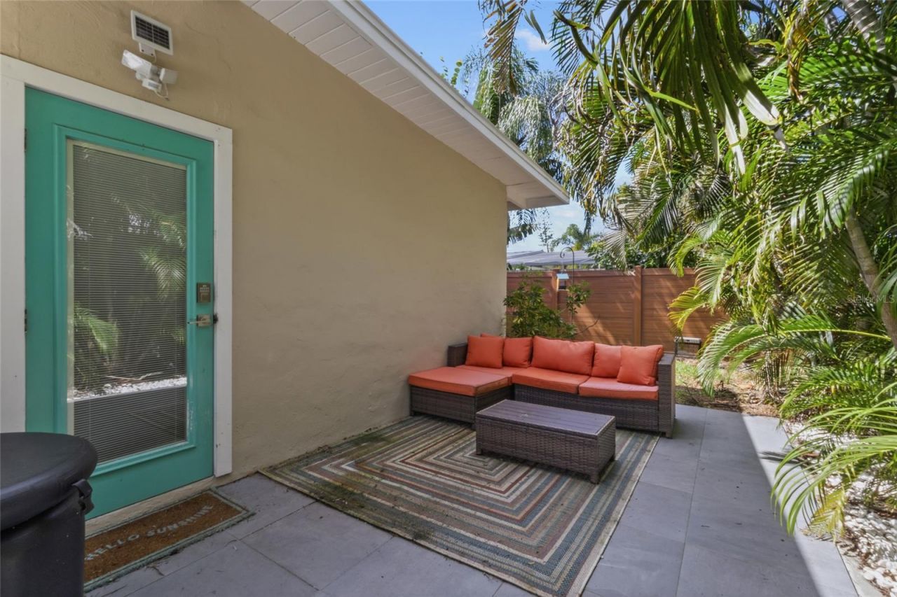 2857 Wood Street , Sarasota, FL 34237 Photo