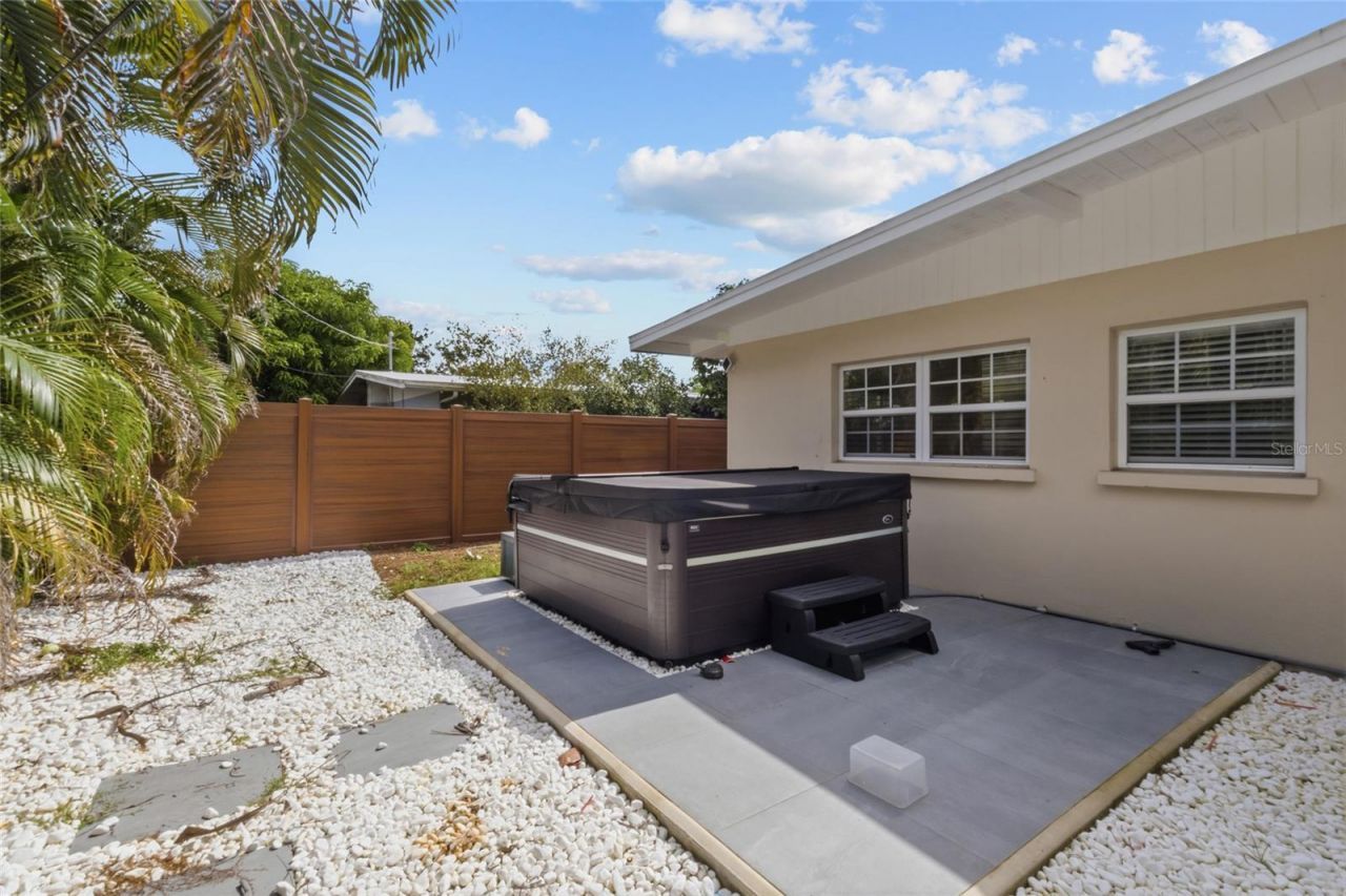 2857 Wood Street , Sarasota, FL 34237 Photo