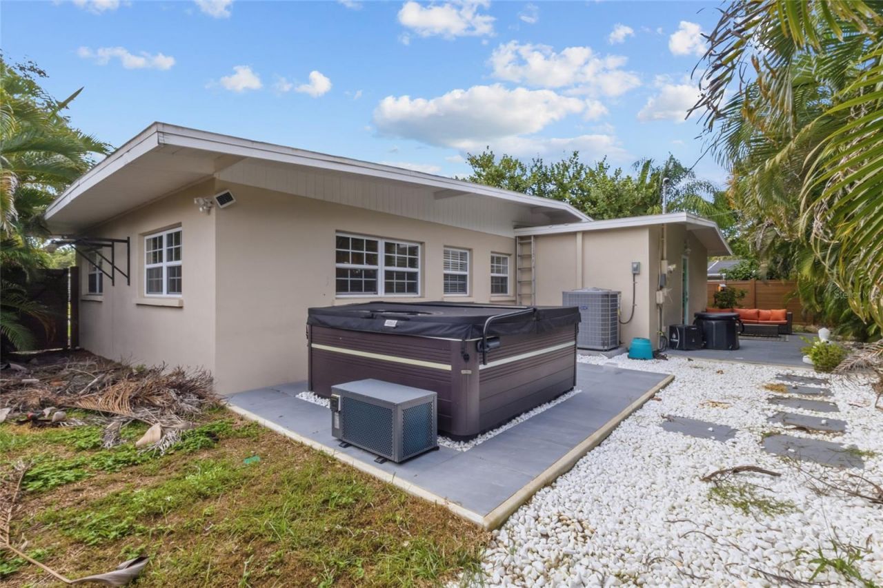 2857 Wood Street , Sarasota, FL 34237 Photo