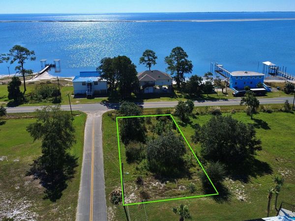 2291 Hwy 98 E , Carrabelle, FL 32322